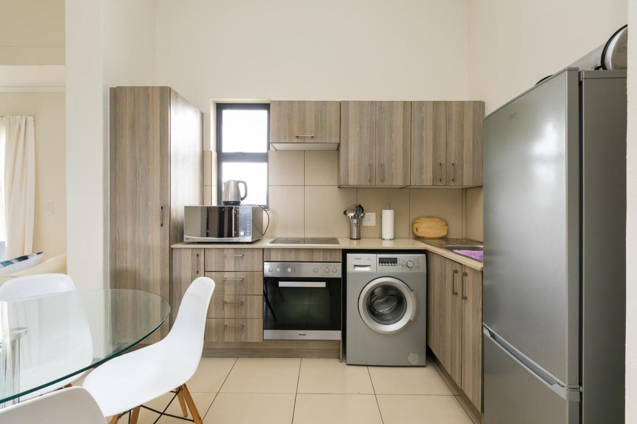 Modern Apartment In A Secure Golf Estate.Wifi Roodepoort Exterior photo