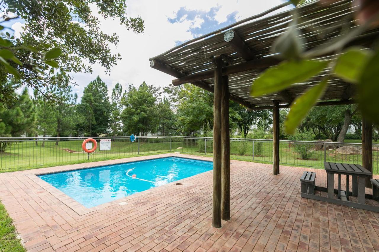 Modern Apartment In A Secure Golf Estate.Wifi Roodepoort Exterior photo