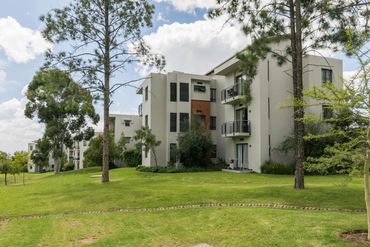 Modern Apartment In A Secure Golf Estate.Wifi Roodepoort Exterior photo